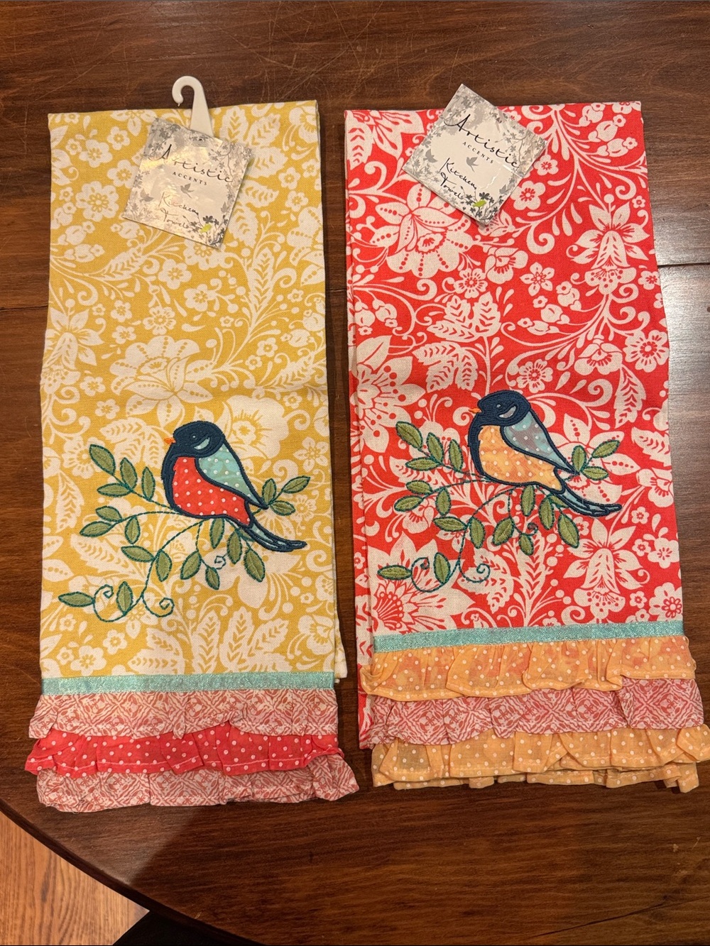 Artistic Accents Set of 2 Tea Towels Cotton Appliqué Birds Ruffle Cottagecore